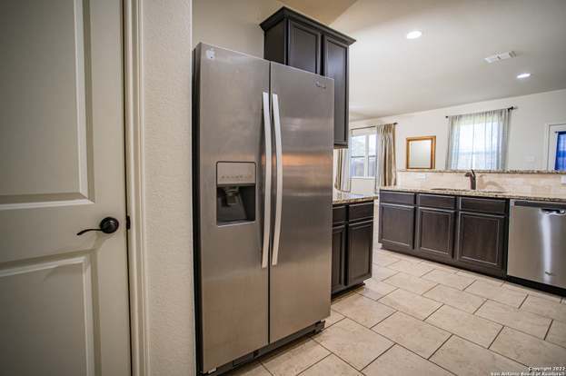 Building Photo - 7715 Watersedge Cove