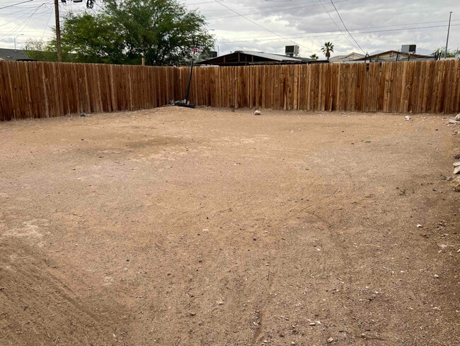 Building Photo - 1036 Miller Ave