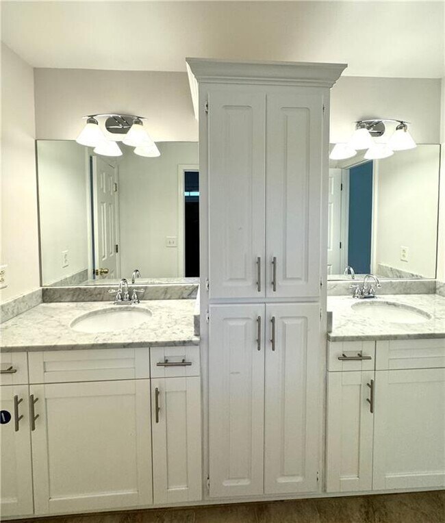 Building Photo - 1070 Admiral Crossing