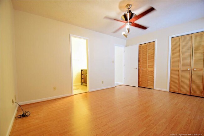 Building Photo - 206 Villa Dr