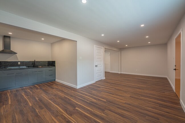 Building Photo - 4202 Clay St