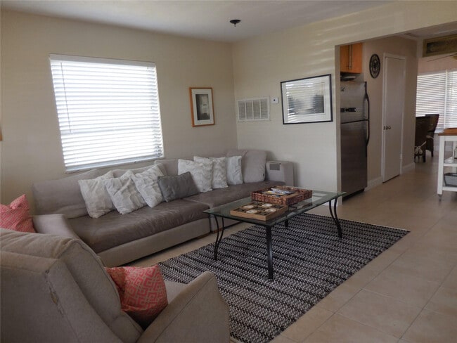 Building Photo - 3050 NW 1st Ave