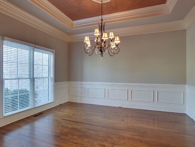 Building Photo - Coming soon! One level living in Franklin-Willow Springs