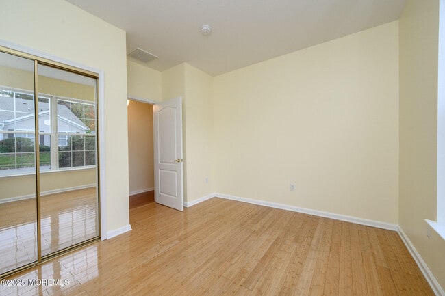 Building Photo - 131 Greenlawns Dr