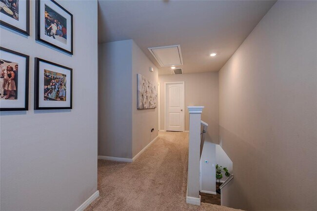 Building Photo - 178 Coralbean Dr