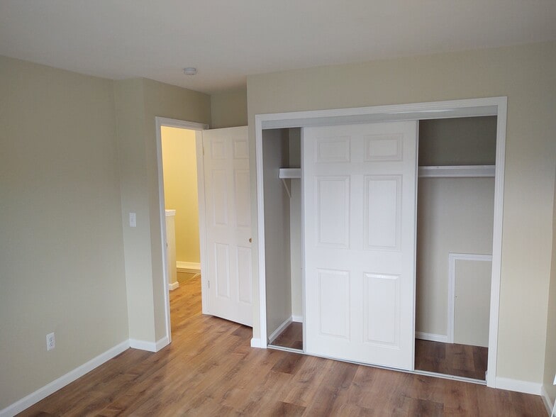 Building Photo - 41154 N Woodbury Green Dr