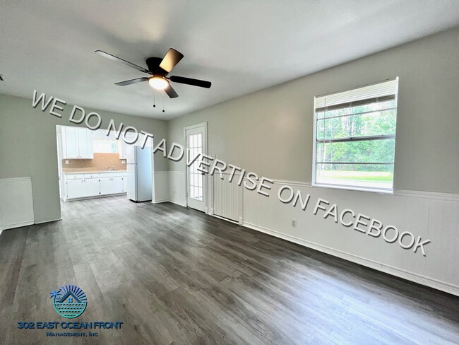 Building Photo - $200 OFF FIRST MONTH RENT - Lovely 3 Bedro...