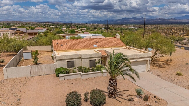 Building Photo - 17422 Flat Rock Dr