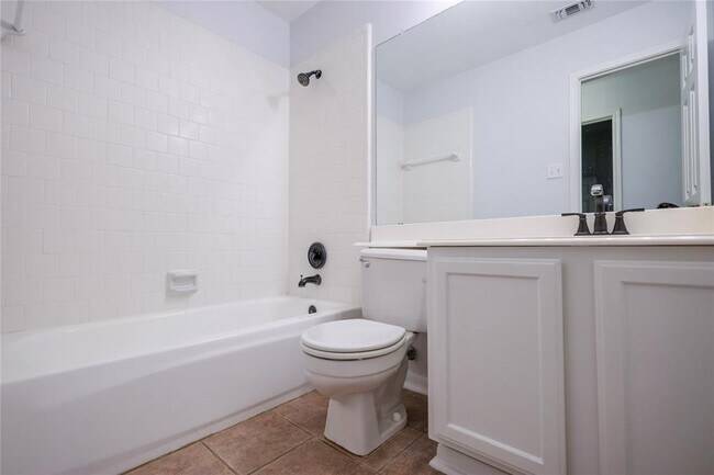 Building Photo - 1131 Spinnaker Way