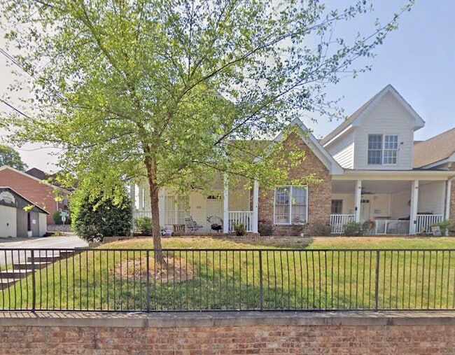 Building Photo - 128 Bogard Ln