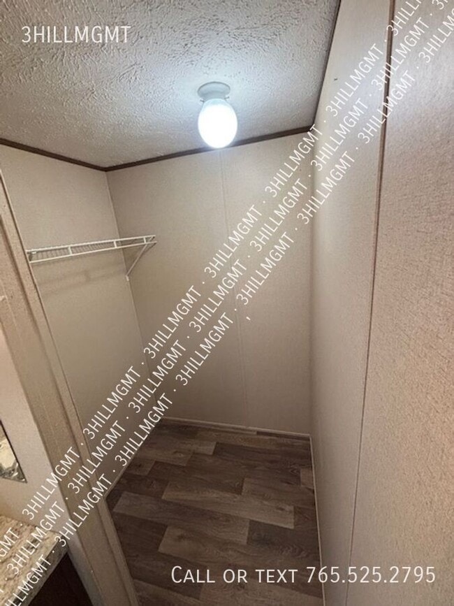 Building Photo - 5600 W Kilgore Ave