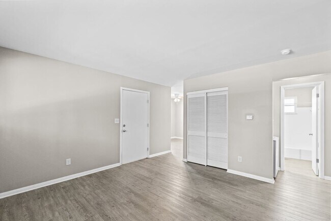 Building Photo - 1549 Oakland Park Ave