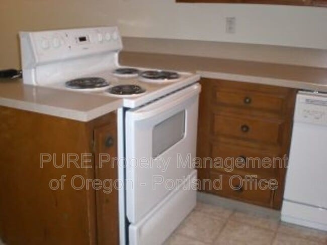 Building Photo - 2141 SW Townsend Ct