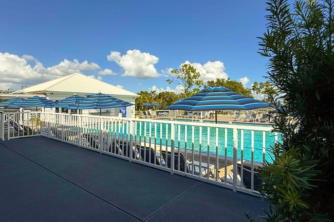 Building Photo - Spacious 3-Bed, 2-Bath Pool Home in Planta...