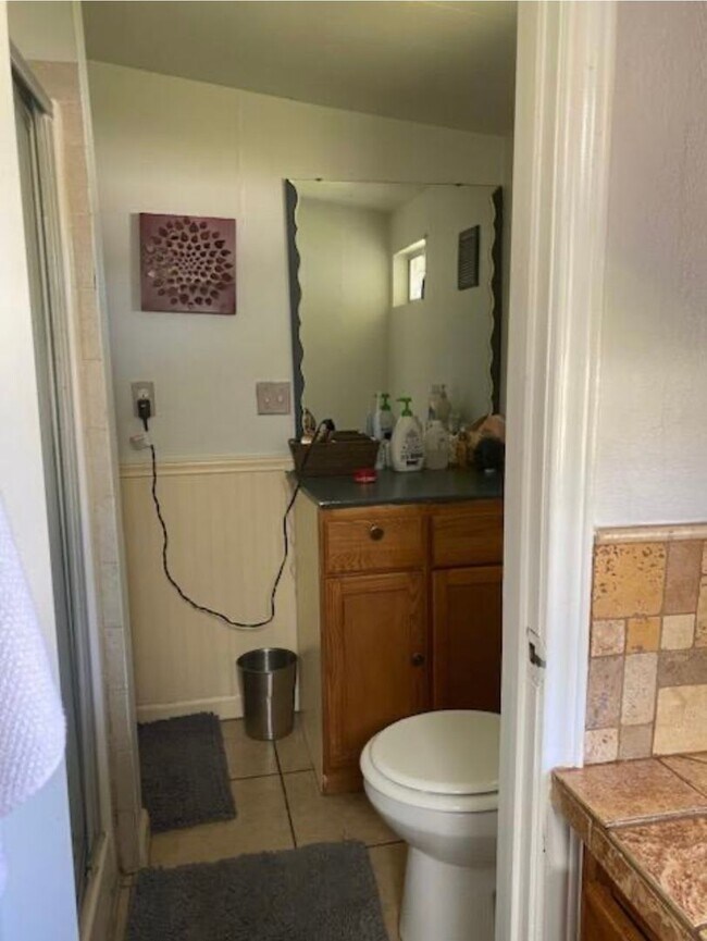 Building Photo - Dinn Drive