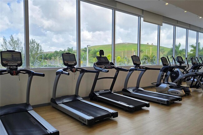 Building Photo - 6425 NW 103rd Pl