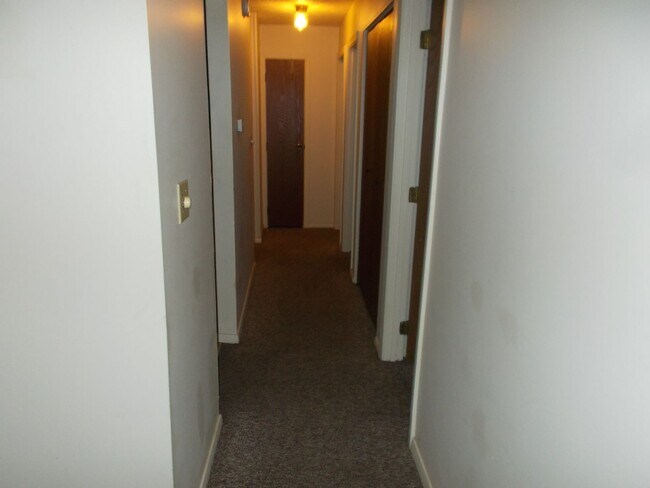 Building Photo - 223 S 48th St