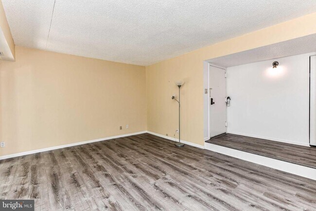 Building Photo - 11831 Shire Ct