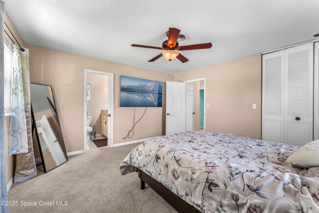 Building Photo - 116 Royal Palm Ave