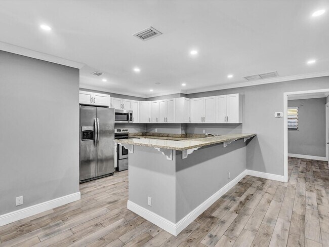 Building Photo - 3880 NW 79th Ave