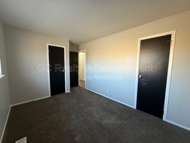 Building Photo - 229 Cedarwood Ave