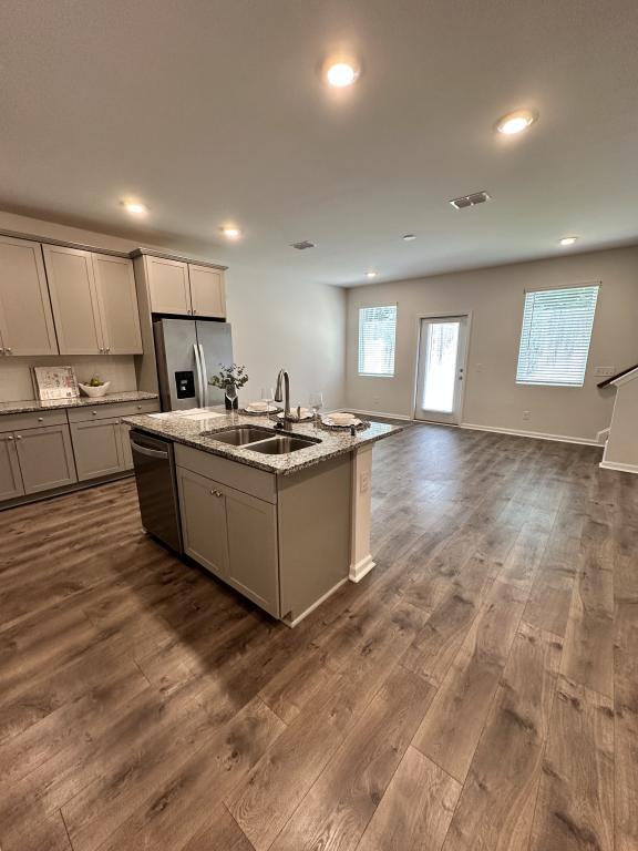 Building Photo - 160 Benelli Dr