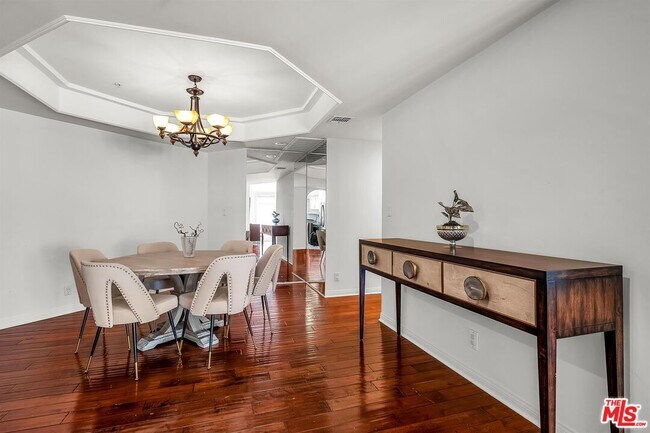 Building Photo - 10555 Ashton Ave