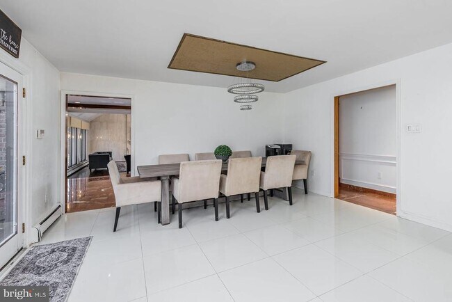 Building Photo - 1322 Commissioners Rd