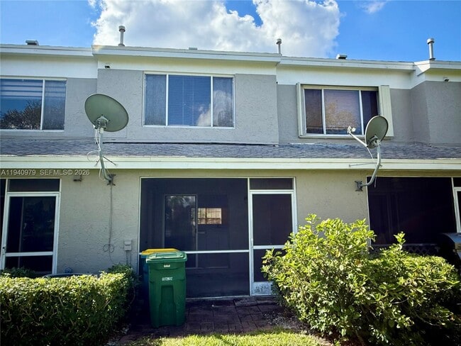 Building Photo - 7886 Dixie Beach Cir