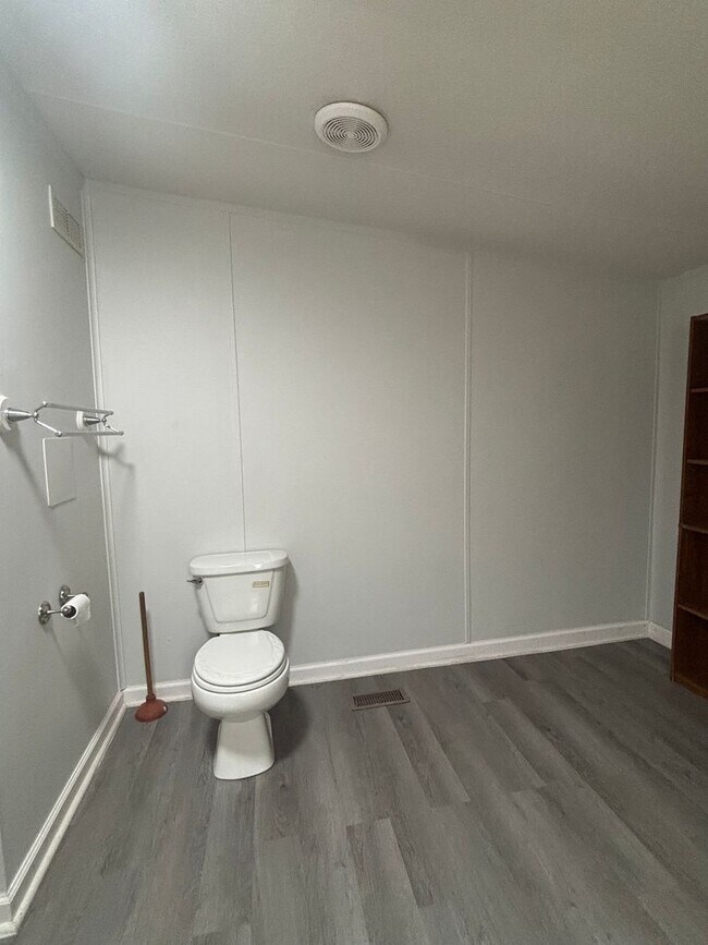 Building Photo - Wedgefield Community