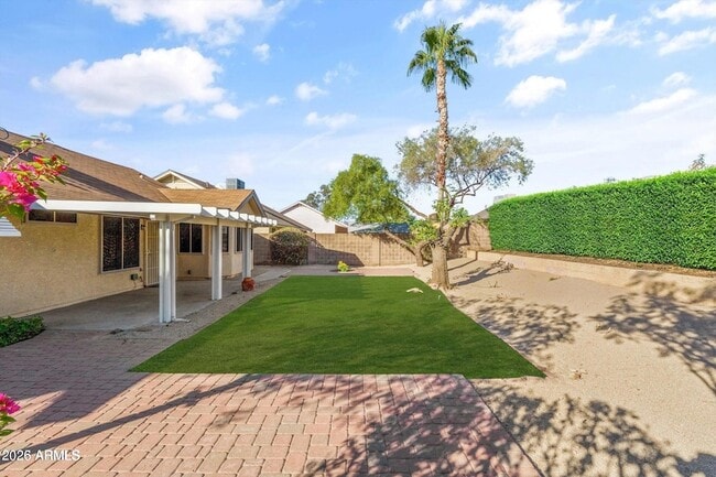 Building Photo - 2735 N Diego Cir