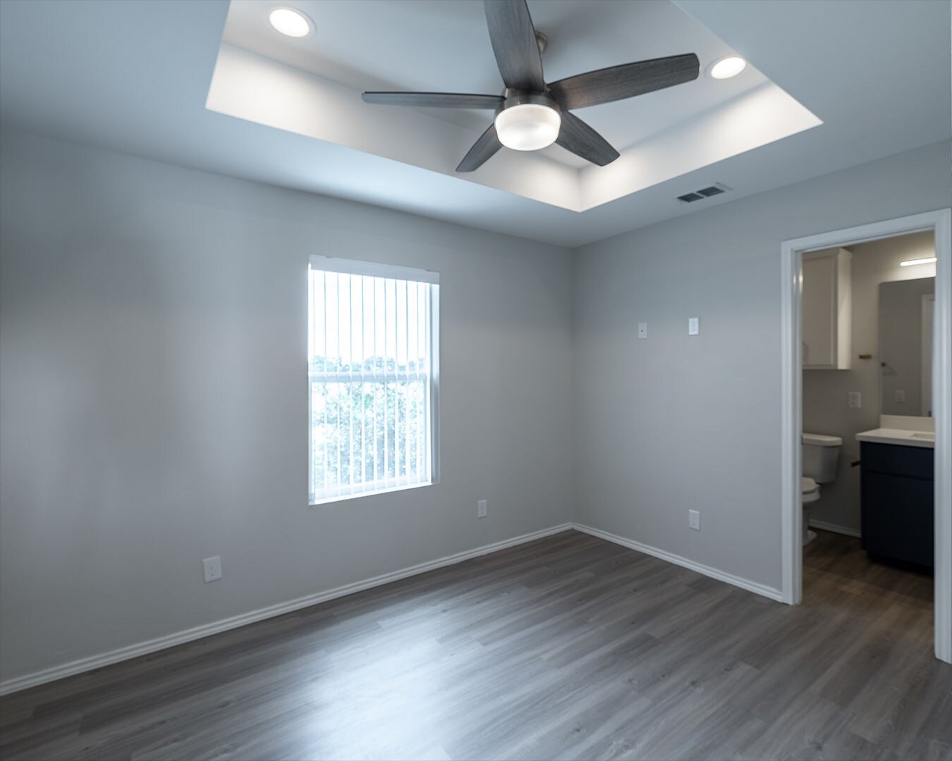Building Photo - 1308 W Fig Ave