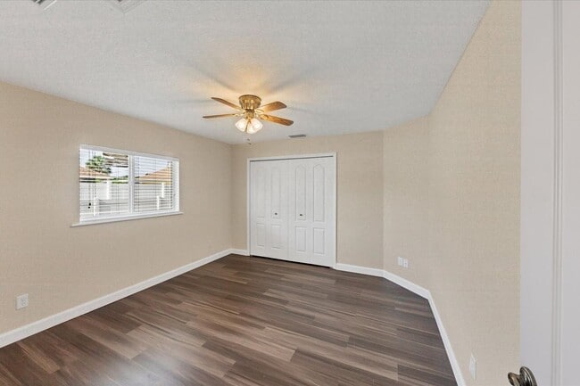 Building Photo - South Venice Annual Pool Home for Rent