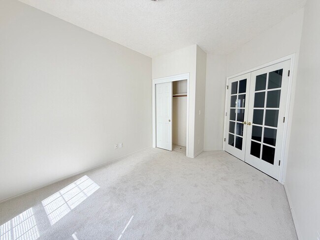 Building Photo - 16775 SW Springwater Ln