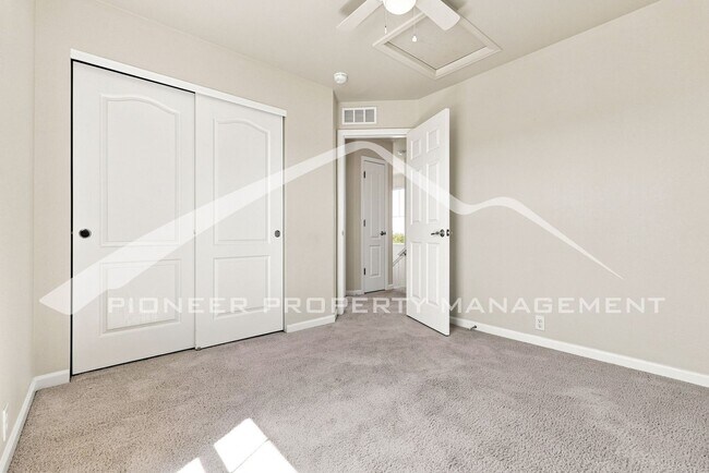 Building Photo - 6583 S Irvington Way