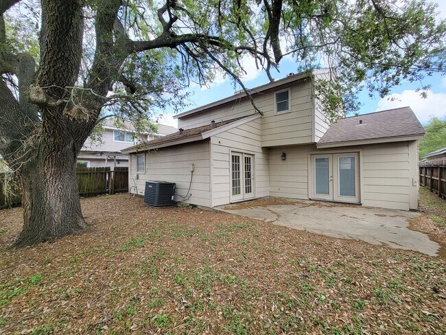 Building Photo - Come and view this open floor plan with much potential. Formal and dining room, granite counters,...
