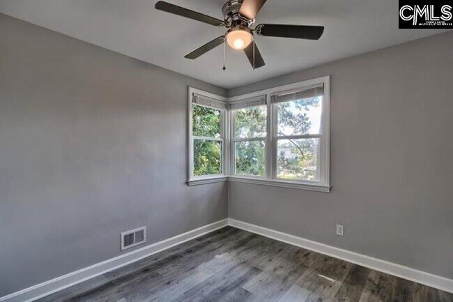 Building Photo - 4057 Rosewood Dr
