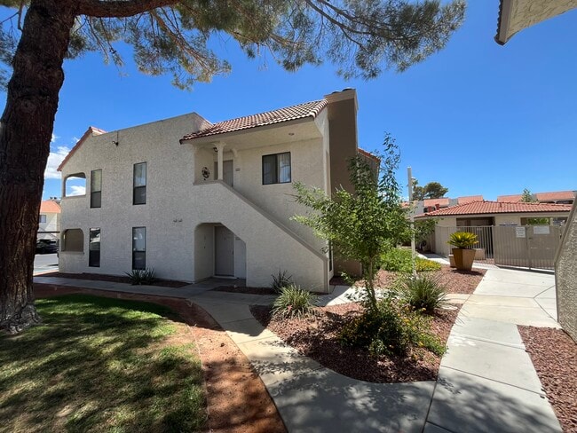 Building Photo - 1312 Bass Dr