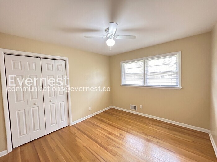 Building Photo - 3460 Estes Dr