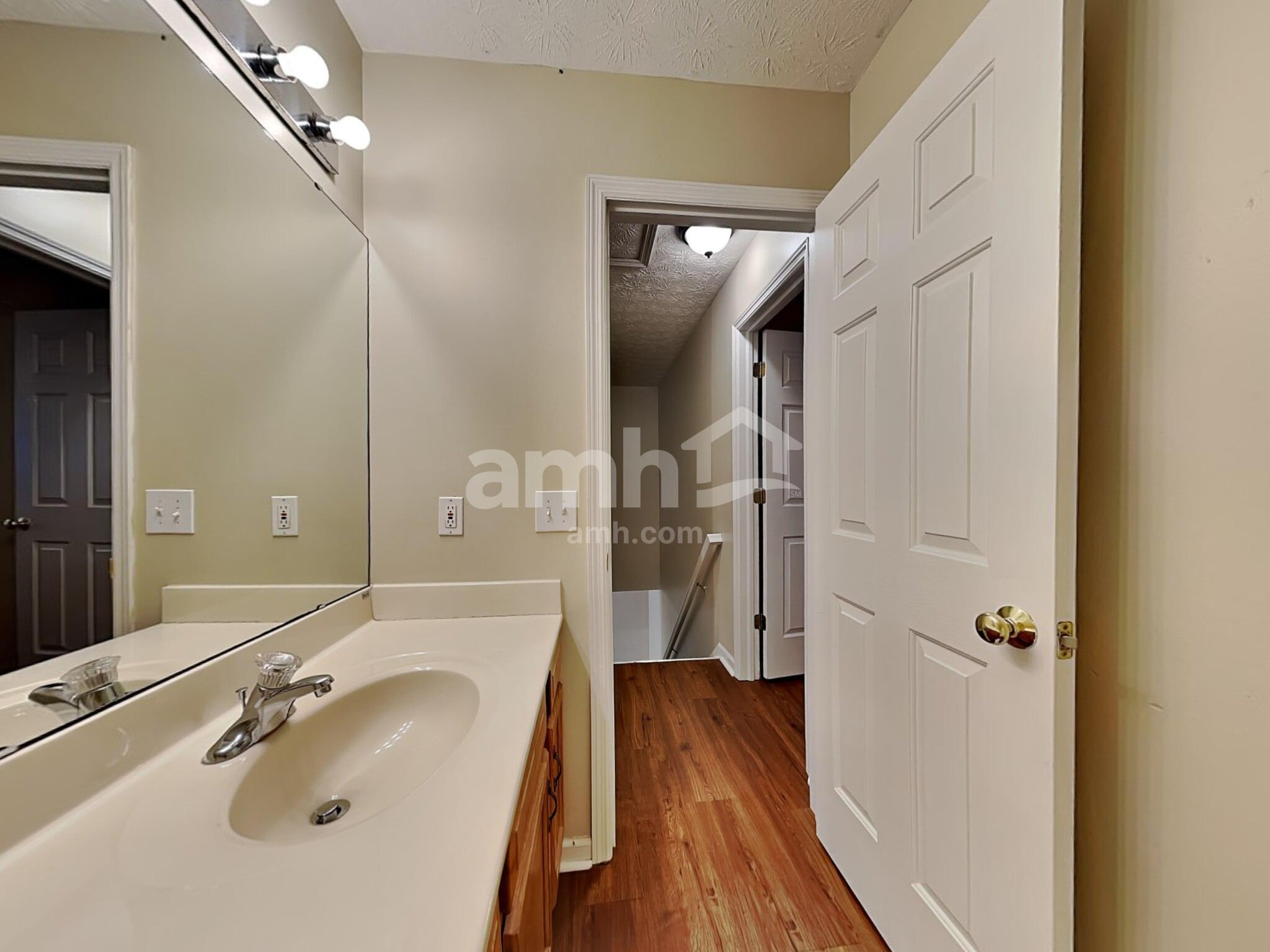 Building Photo - 9 Finch Ct