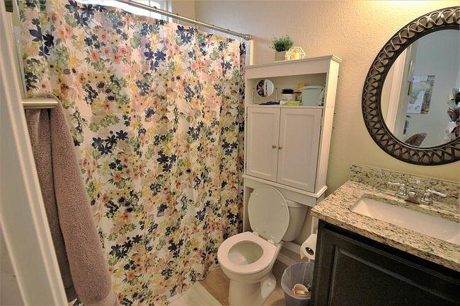 Building Photo - 314 Fairway Dr