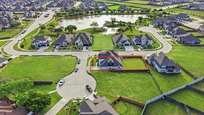 Building Photo - 21303 Shore Arbor Ln