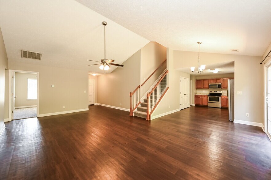 Building Photo - 1127 Sunnycrest Ct