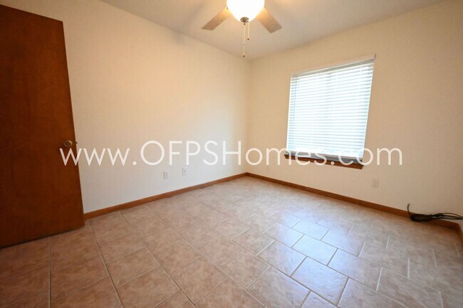 Building Photo - Ranch Style Home in Niceville