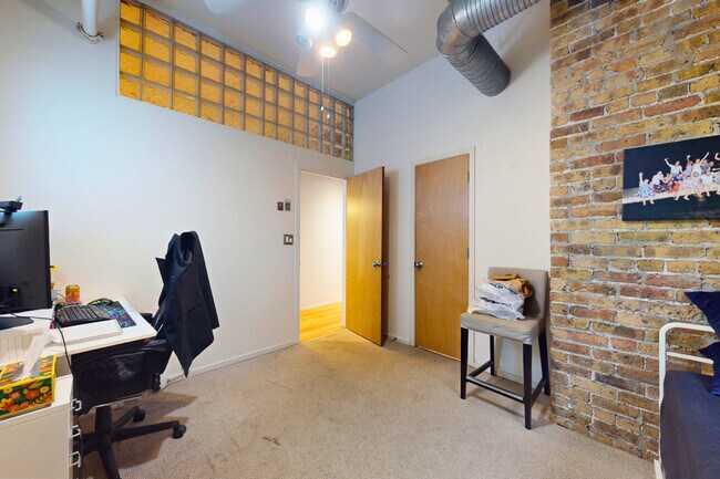 Building Photo - 417 S Jefferson St