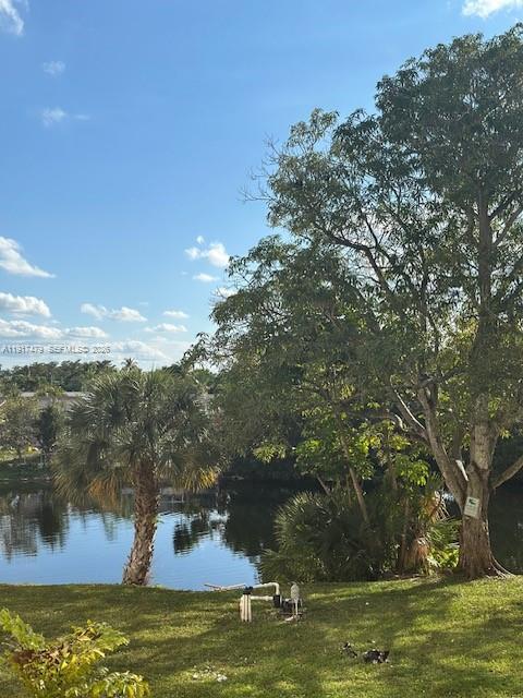 Building Photo - 8225 Sunrise Lakes Blvd