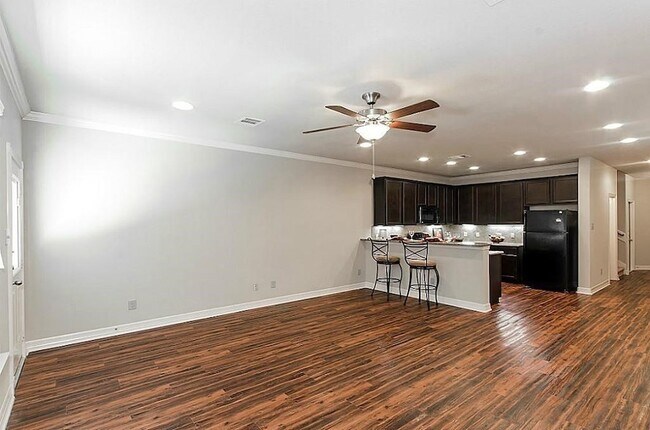 Building Photo - 52 Woodland Hills Dr