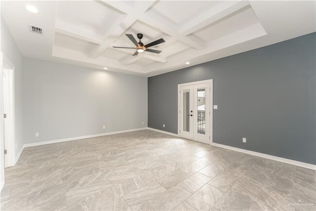 Building Photo - 38 Lago Delton