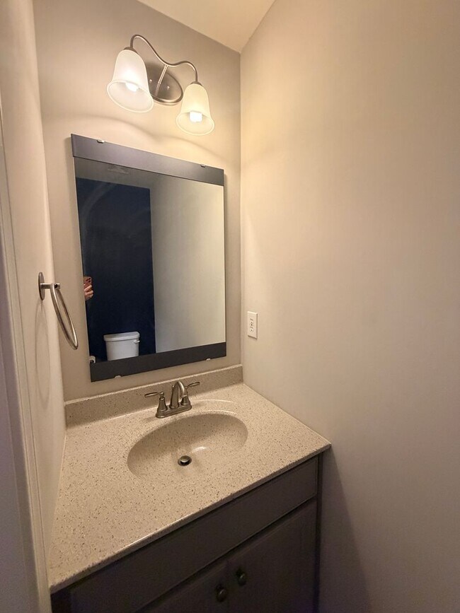 Building Photo - 1325 Horse Shoe Bnd