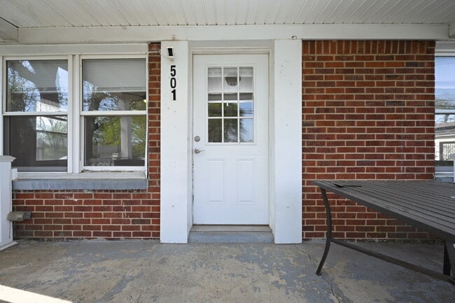 Building Photo - Updated 2BR/2BA Home | Rare Second Bath, Efficient Layout